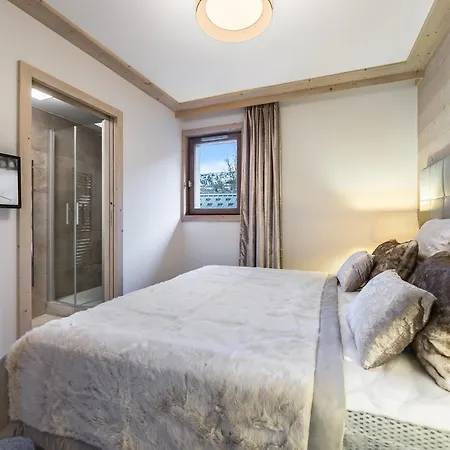 Appartement 5 Pieces Au Centre De Courchevel Avec Garage - Fr-1-562-7