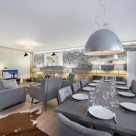 Appartement 5 Pieces Au Centre De Courchevel Avec Garage - Fr-1-562-7 *